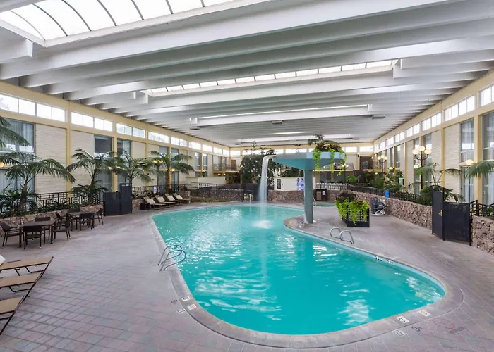 Wyndham Garden Fresno Yosemite Airport Hotel