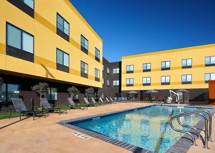 Fairfield Inn & Suites By Marriott Fresno Yosemite International Airport